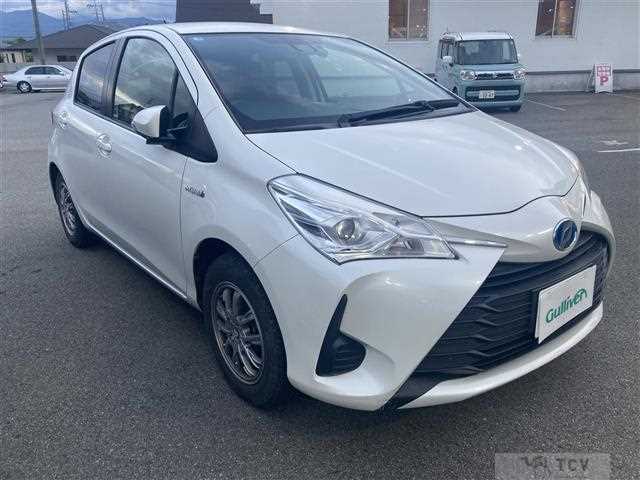 2017 Toyota Vitz