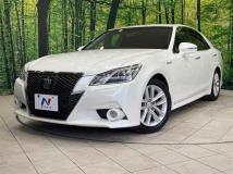 2013 Toyota Crown Hybrid