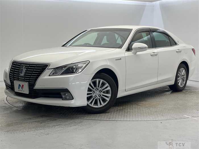 2015 Toyota Crown Hybrid