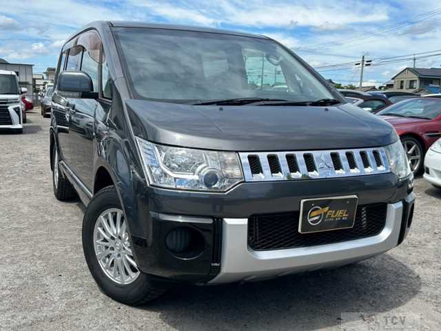 2014 Mitsubishi Delica D5