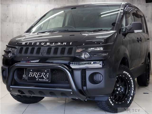 2011 Mitsubishi Delica D5