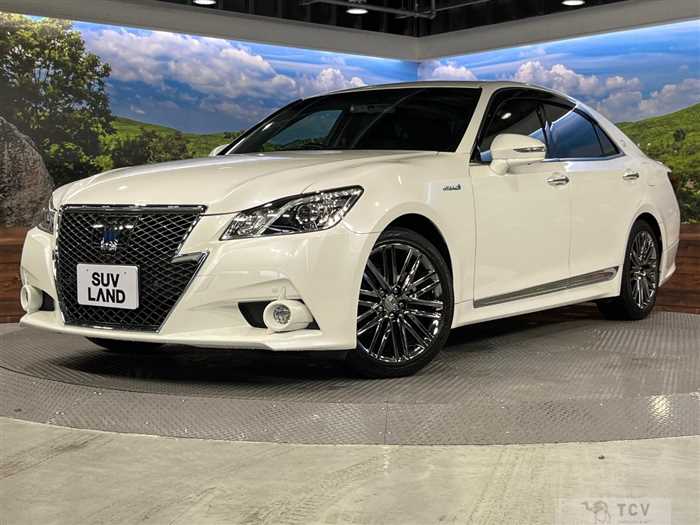 2014 Toyota Crown Hybrid