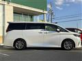2023 Toyota Alphard Hybrid