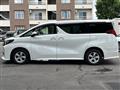 2015 Toyota Alphard