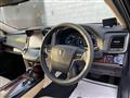 2017 Toyota Crown Hybrid