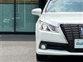 2013 Toyota Crown Hybrid