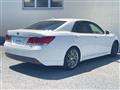 2013 Toyota Crown Hybrid