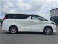 2022 Toyota Alphard Hybrid