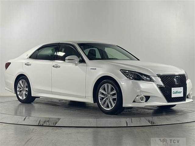2013 Toyota Crown Hybrid