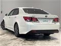 2016 Toyota Crown Hybrid