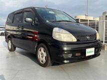 2000 Nissan Serena