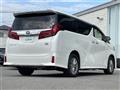 2019 Toyota Alphard Hybrid