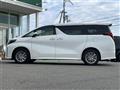 2019 Toyota Alphard Hybrid