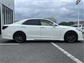 2015 Toyota Crown Hybrid