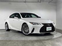2022 Lexus IS