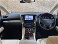 2016 Toyota Alphard Hybrid