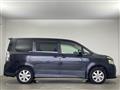 2007 Toyota Voxy