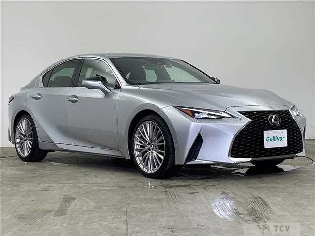 2023 Lexus IS