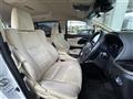 2018 Toyota Alphard Hybrid