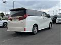2022 Toyota Alphard Hybrid