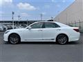 2015 Toyota Crown Hybrid