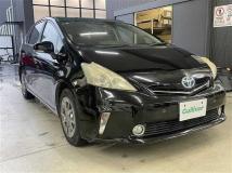 2013 Toyota PRIUS α