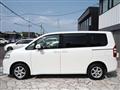 2011 Toyota Noah