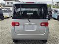 2011 Daihatsu Tanto