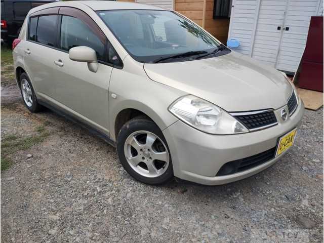 2005 Nissan Tiida
