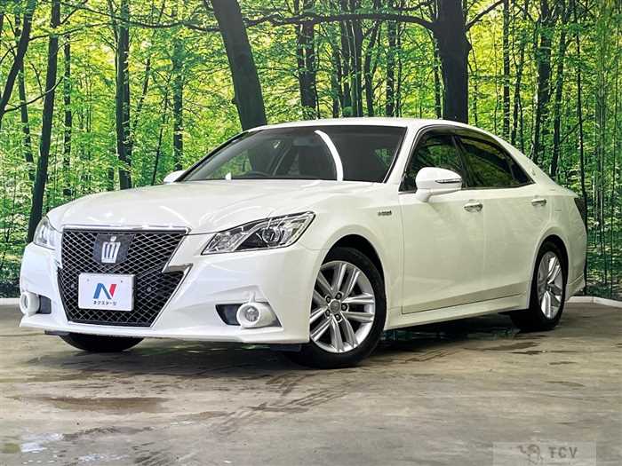 2014 Toyota Crown Hybrid