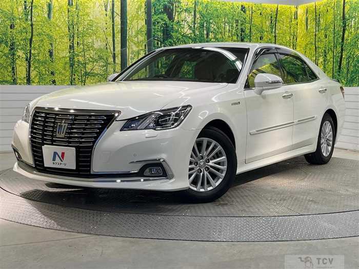 2016 Toyota Crown Hybrid