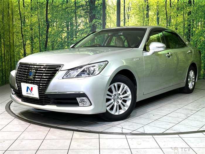 2015 Toyota Crown Hybrid