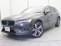 2022 Volvo V60