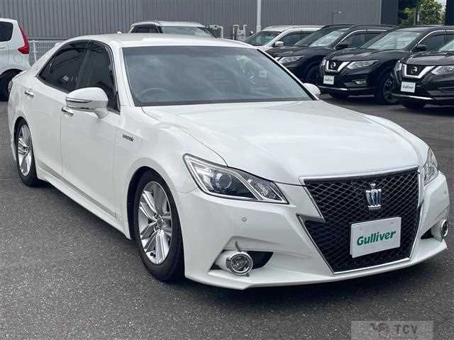 2013 Toyota Crown Hybrid