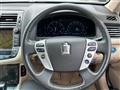 2010 Toyota Crown Hybrid