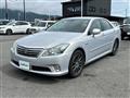 2010 Toyota Crown Hybrid