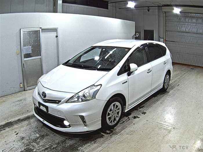 2013 Toyota PRIUS α