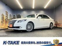 2014 Toyota Crown Majesta