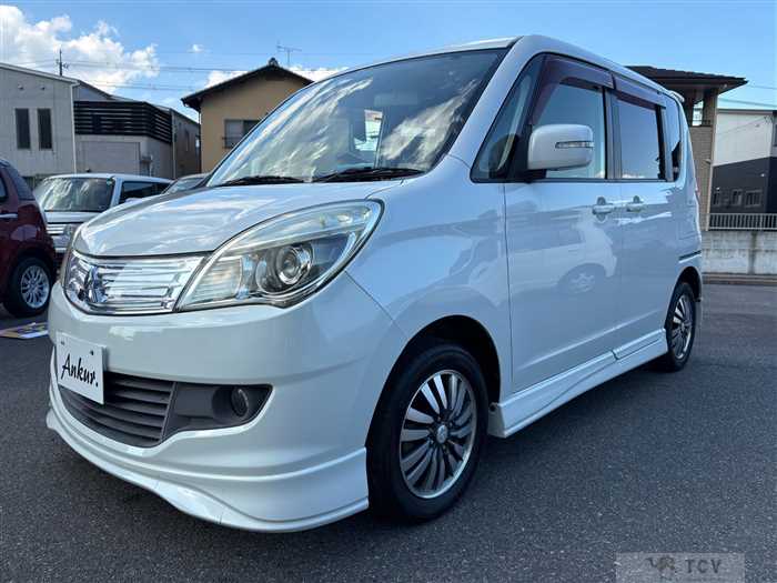 2011 Mitsubishi Delica D2