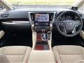 2015 Toyota Alphard Hybrid