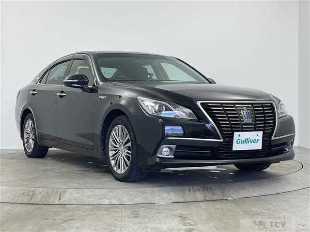 2014 Toyota Crown Hybrid