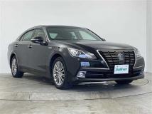 2014 Toyota Crown Hybrid