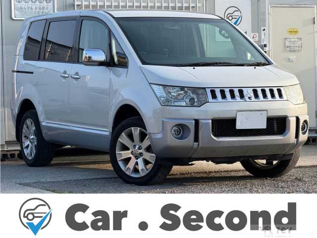 2012 Mitsubishi Delica D5