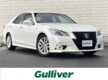 2013 Toyota Crown Hybrid