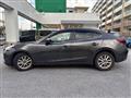 2017 Mazda Axela