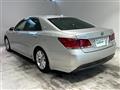 2013 Toyota Crown Hybrid