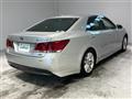 2013 Toyota Crown Hybrid