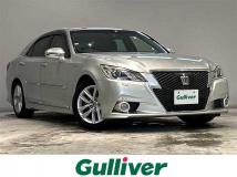 2013 Toyota Crown Hybrid
