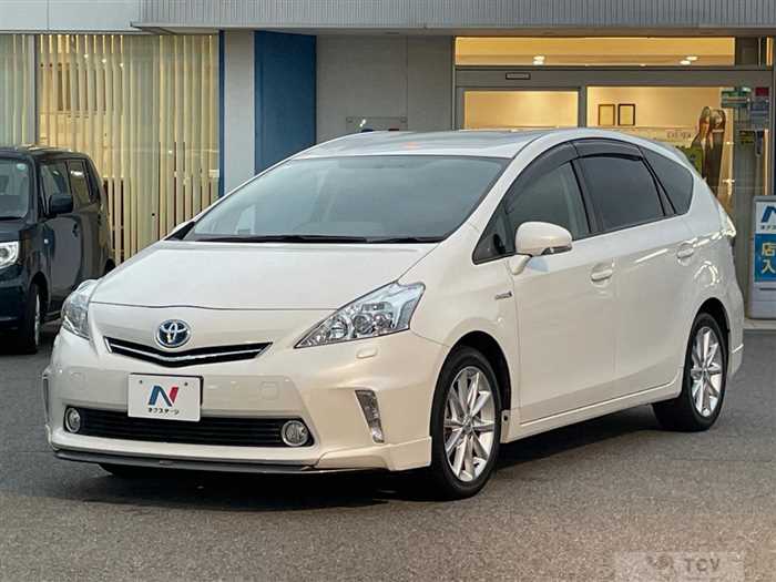 2013 Toyota PRIUS α