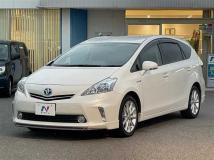 2013 Toyota PRIUS α